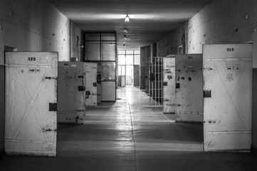 Stare więzienie, areszt - obrazy, fototapety, plakaty