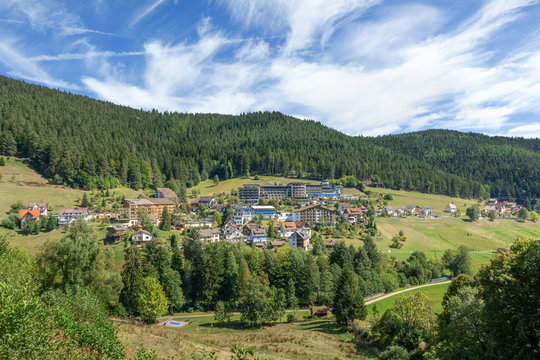 Blick auf Tonbach, Ortsteil von Baiersbronn im Schwarzwald, Deutschland