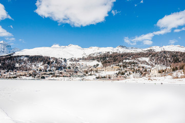 St. Moritz, St. Moritzersee, Corviglia, Piz Nair, Alpen, Oberengadin, Winter, Wintersport, Graubünden, Schweiz