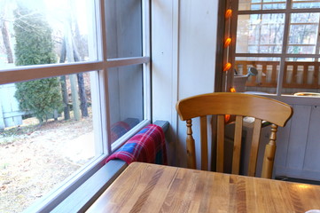 カフェ 窓際の席