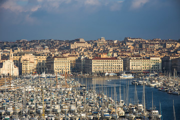 Fototapeta na wymiar beautiful panoramic view of the city of Marseille, France