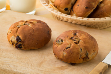 Fresh baked raisin buns
