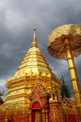 Fototapeta premium Wat Doi Suthep golden stupa, Chiang Mai, Thailand