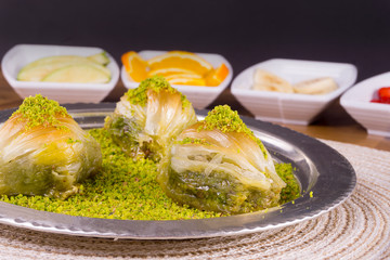 turkish dessert midye baklava
