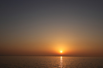 関空連絡橋に沈む夕日
