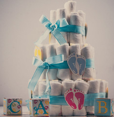 Baby shower baby shower cake tort ciasto diapers new born noworodek prezent - obrazy, fototapety, plakaty