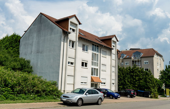 Mehrfamilienhaus