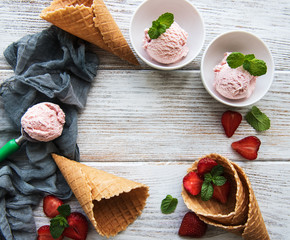 Strawberry ice cream