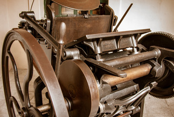 Antique printing press renovated for display