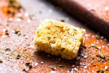 Crispy crouton with spices