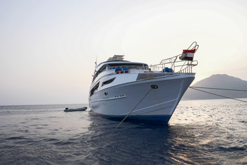 Fototapeta na wymiar liveaboard boat at the Red Sea, Egypt