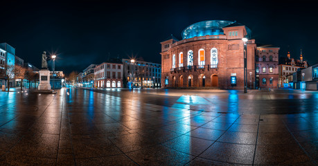 Gutenbergplatz und Staatstheater Mainz