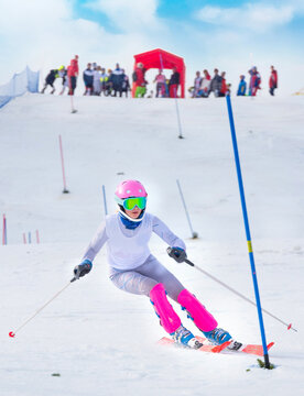 Slalom skiing competition