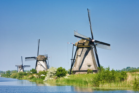 Windmills, Kinderdijk, The Netherlands, Europe