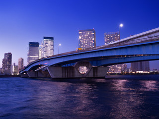 東京都　晴海大橋と高層マンション街