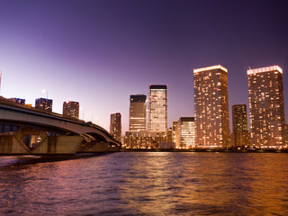 東京都　晴海大橋と高層マンション街