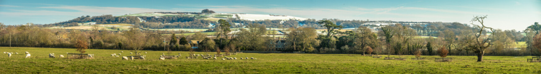 Fototapeta na wymiar Panorama ofBrailes Hill, Warwickshire, England in winter
