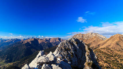 Obraz premium Sunny autumn day at the mount Salinchiet in the italian alps