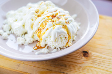 White cottage cheese with caramel