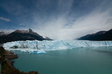 Fototapeta na wymiar Glaciar Verano