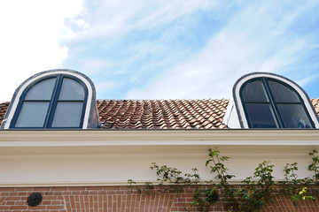 lucarnes sur le toit d'une maison à DUURSTEDE