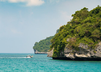 Naklejka premium small island in mu ko angthong marine national park
