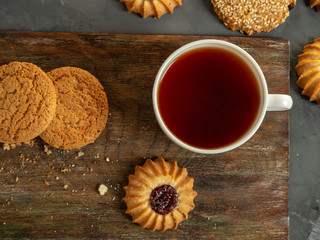 cookies, cracker, shortbread, tea, lemon, mint, chocolate, grey background, lemon, mint hour, black tea,