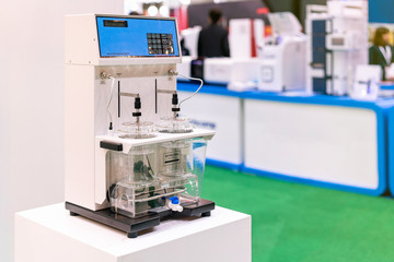 automatic disintegration tester device or equipment of lab for process check & analysis or research property gelatin capsules or coated tablets examination for medical-pharmacology industrial etc.