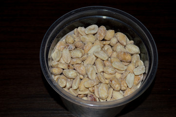 salt peanut, roasted and shelled, in plastic pot