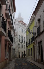 Fototapeta na wymiar Misty Alfama in Lisbon