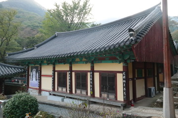 Fototapeta na wymiar Yongmunsa Buddhist Temple