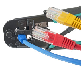 Crimping tool with a network cable isolated
