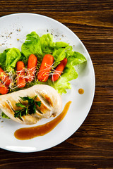 Grilled chicken fillet and vegetables