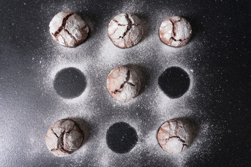 Cracked chocolate cookies