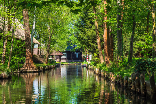 Geb&auml;ude im Spreewald in Lehde