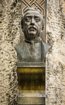 Busto de Alcal&aacute;-Zamora en Priego de C&oacute;rdoba, Andaluc&iacute;a, Espa&ntilde;a