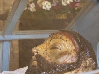 Sculpture of the face of Jesus bloodied by the Crown of thorns