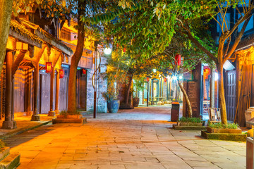 Fototapeta na wymiar Nightscape of Chengdu Ancient Town, Sichuan Province, China..