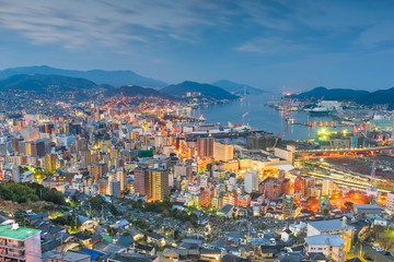 Obraz premium Nagasaki, Japan downtown skyline over the bay