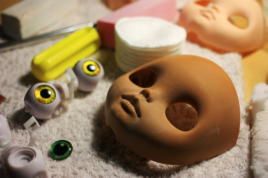 Making the head of the doll