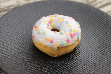 Donut sur une assiette