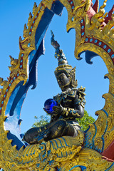 Fototapeta na wymiar Temple bleu Chiang raï
