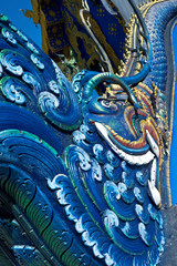 détail des nagas Le temple bleu Chaing rai