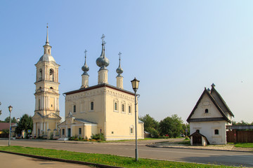 Fototapeta na wymiar Orthodox temple in Suzdal, Russia