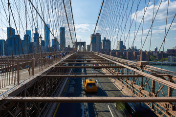 Fototapeta premium Traffic on the Brooklyn Bridge New York City 