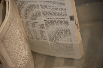 Bibel im Wasser