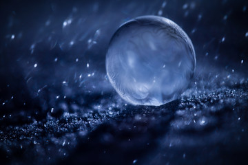 凍ったシャボン玉