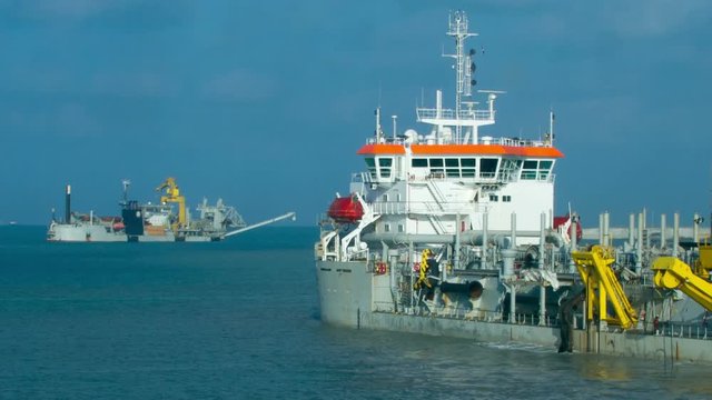 Offshore Special Purpose Dredger Ships Working on Field