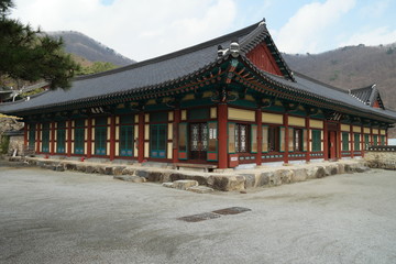 Fototapeta premium Wibongsa Buddhist Temple