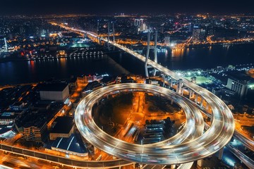 Shanghai Nanpu-brug over de Huangpu-rivier